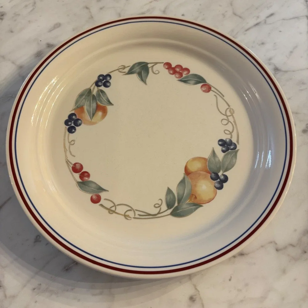 Corelle Abundance Dinner Plates Set of 4 Fruit Wreath Vitrelle Made USA 10.25in